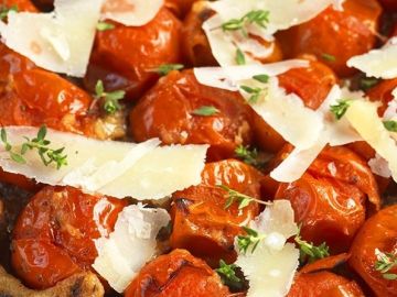 [👨‍🍳 MERCREDI RECETTE 👩‍🍳]
Cette semaine, les gourmands, on vous propose une recette de tarte tatin tomates cerises et tapenade 😋
Ça vous dit ? 

Alors voici...