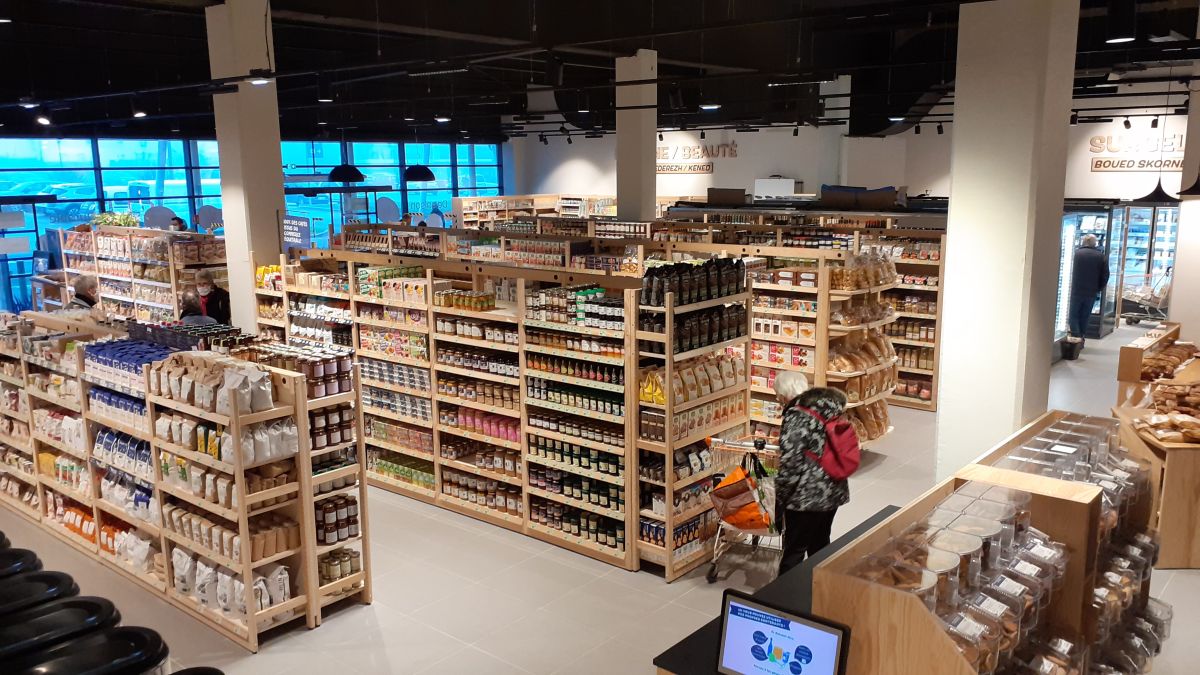 Le magasin Biocoop Finisterra des trois pointes, à Plouzané, propose des produits de qualité, avec 20 % de productions locales Le magasin Biocoop Finisterra des trois pointes, à Plouzané, propose des produits de qualité, avec 20 % de productions locales
