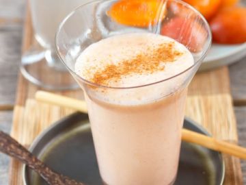Il fait chaud, rafraîchissez-vous avec un lassi à l’eau de coco et à l’abricot, adaptable avec les fruits de saison ! 🥥

Les recettes sont disponibles dans...
