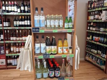 🍸Pour vos soirées d'été, nous avons tous ce qu'il faut en magasin pour faire vos créations de cocktails ou mocktails ! 

On vous donne déjà des idées ici 👇:...