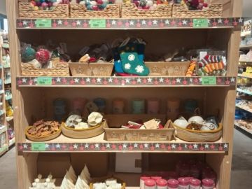 Vous n'avez pas encore décorer votre intérieur pour les fêtes ? Vous cherchez de nouvelles décorations pour cette année ? 

🎄En magasin, vous trouverez des...