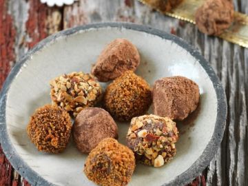 Pour une petite touchée sucrée festive, préparez de délicieuses truffes au chocolat qui sauront faire plaisir à tous vos convives !

• Difficulté : ★★☆
•...