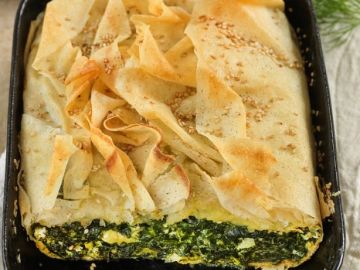 Faites rentrer un peu de Grèce 🇬🇷 chez vous avec la recette de notre Spanakopita. 

• Difficulté : ★☆☆
• Pour : 4 personnes 👥
• Préparation : 30 min 👨‍🍳👩‍🍳
•...