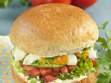 Parfait pour un midi, après une pause sportive ou tout simplement par gourmandise, dégustez ces délicieux  sandwichs crudités et houmous très sésame

•...